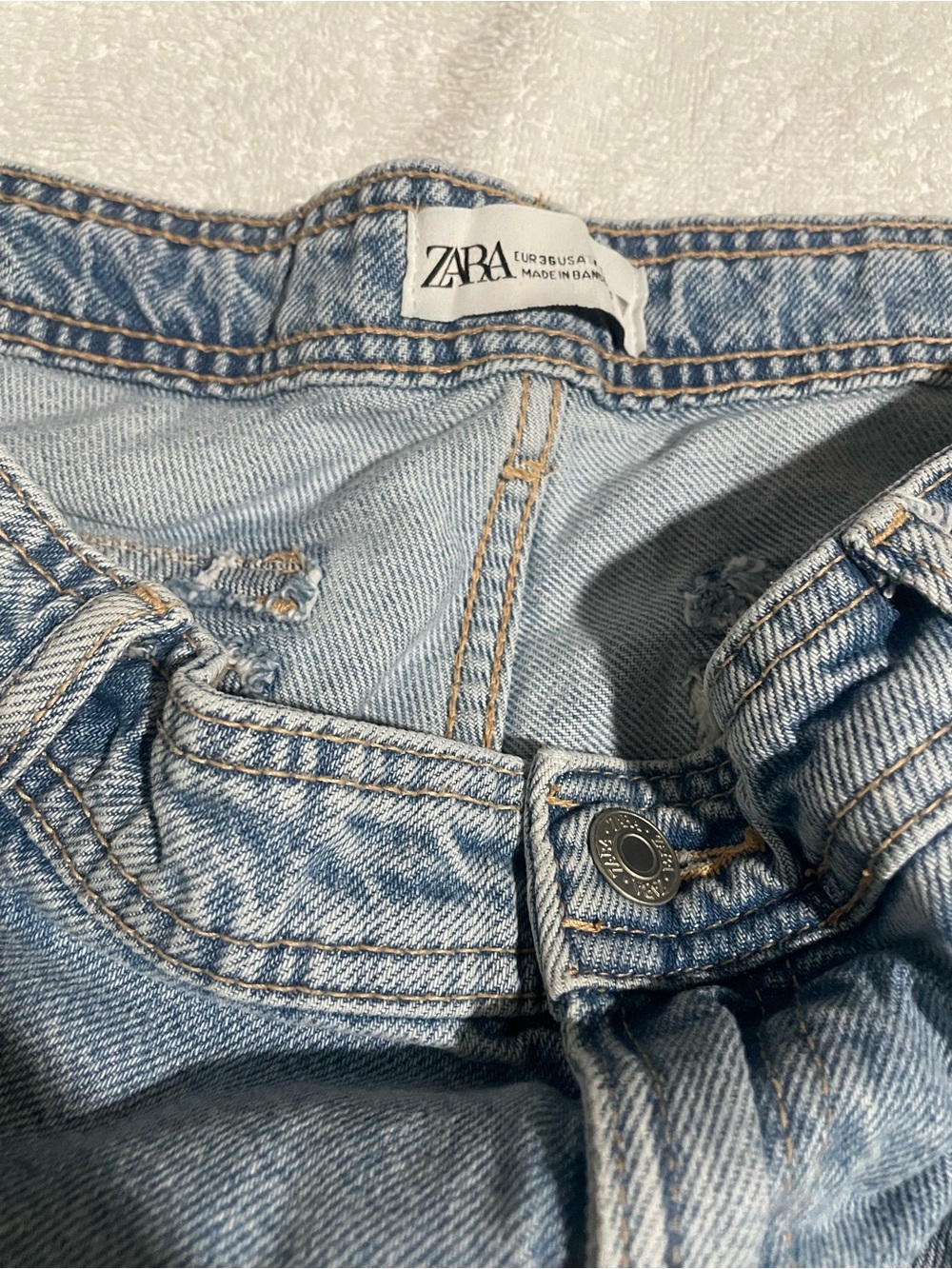 Zara Light Blue Denim Jeans - Picture 4 of 6